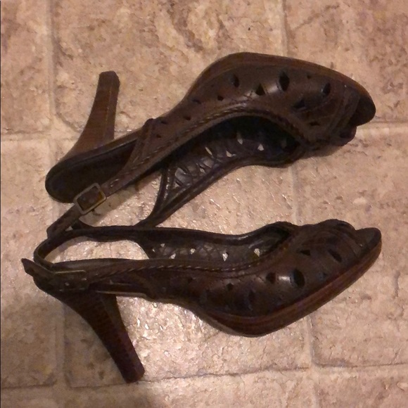 Heels - Picture 3 of 3